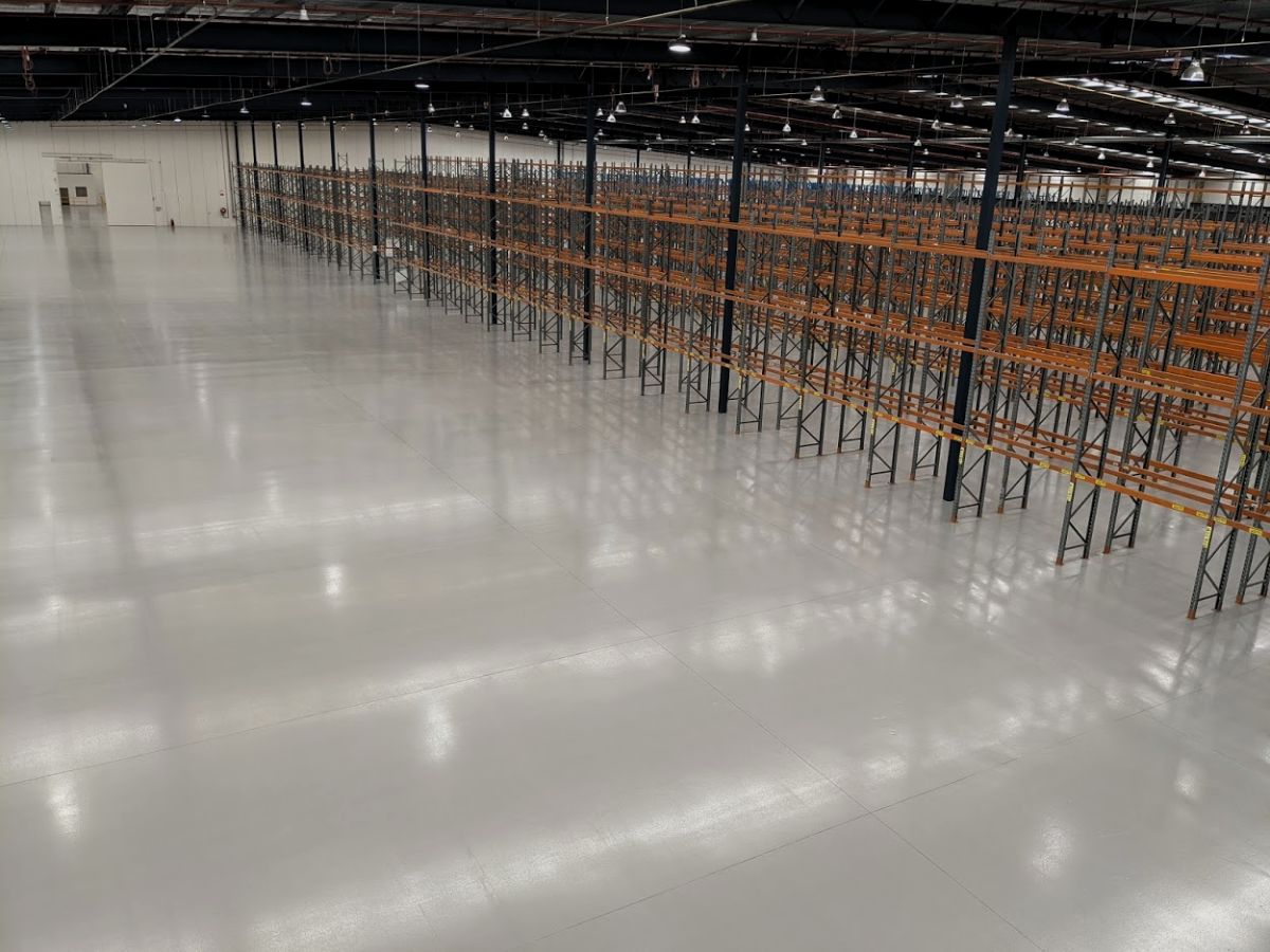 Warehouse epoxy flooring completed by using epoxy warehouse products